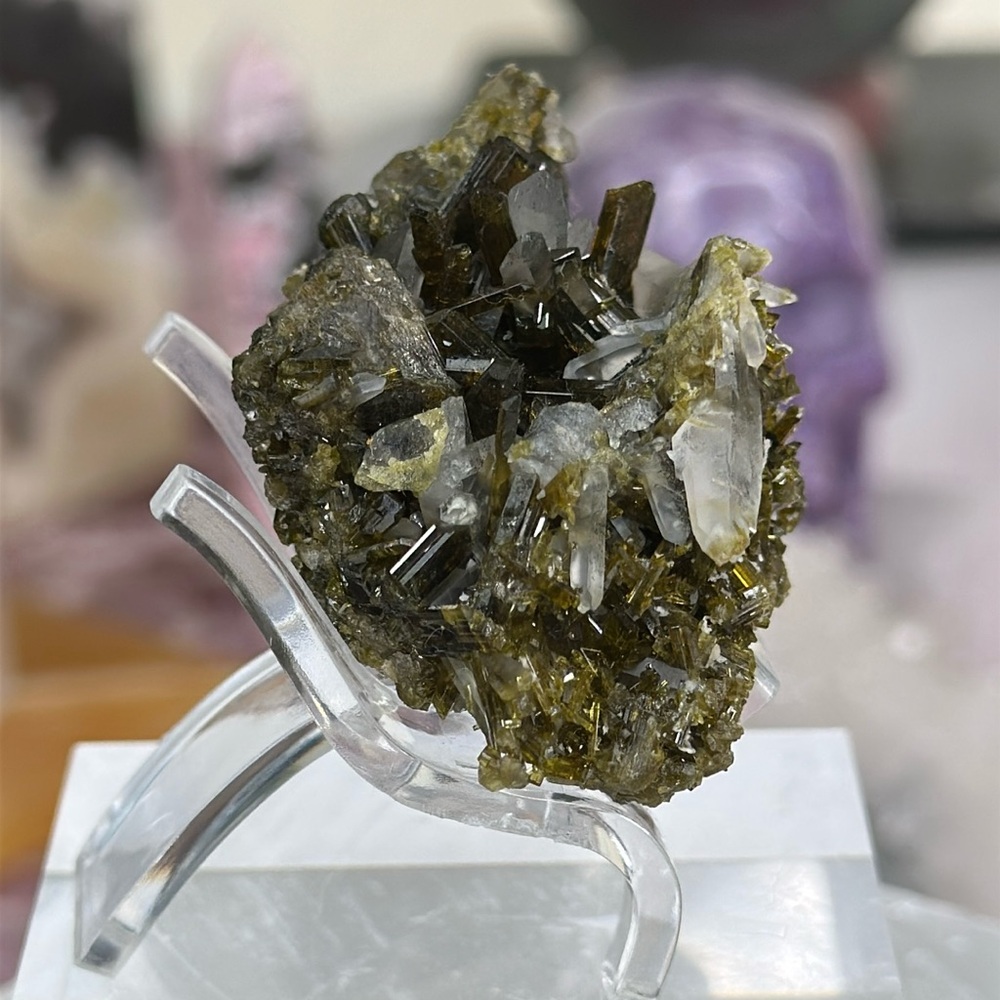 Green Tourmaline on Quartz 💚🦖🌴 GTQ23 - Picture 4 of 5